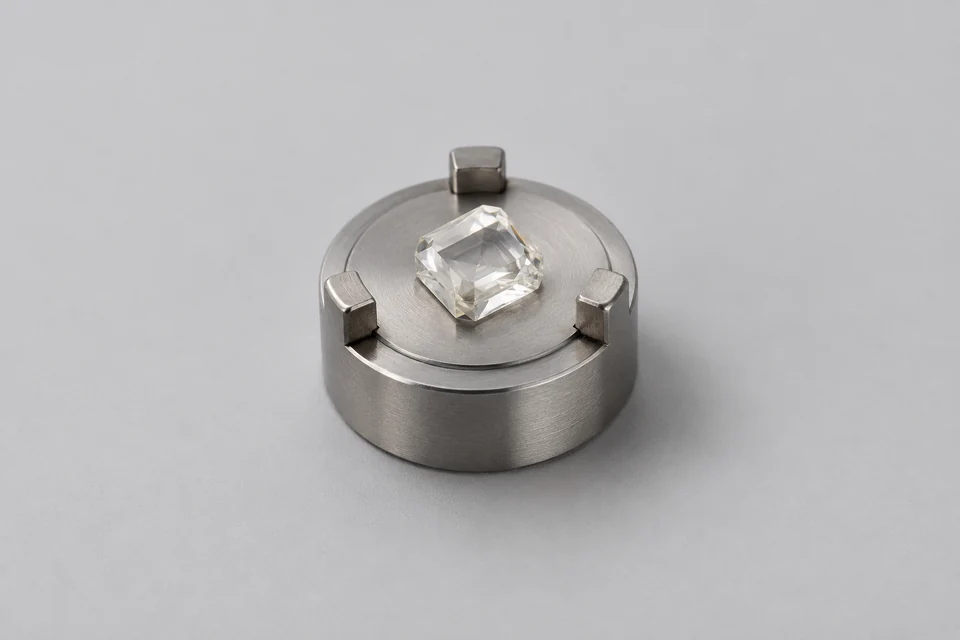 Representative Nitrogen-vacancy Centers Diamond configuration